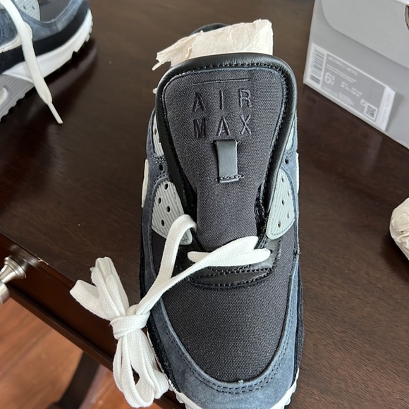 Nike Air Max 90 PRM size men’s 6.5, color off noir/summit white-black - Picture 10 of 12